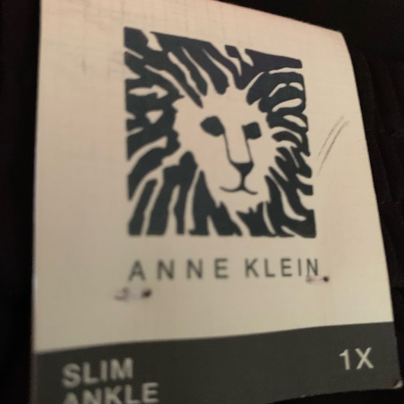 Brand New Womens black slacks. These are Anne Klein slacks - Picture 2 of 5